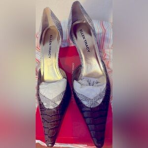 NWT ELLEN TRACY pumps 10B two tone crocodile pattern with 4” heel made in Italy
